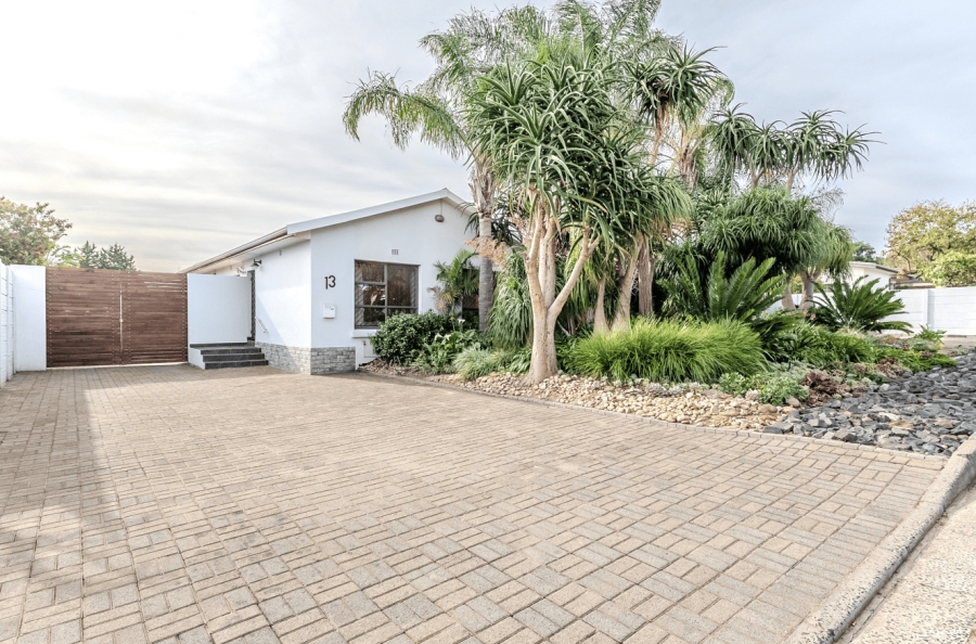4 Bedroom Property for Sale in Protea Heights Western Cape